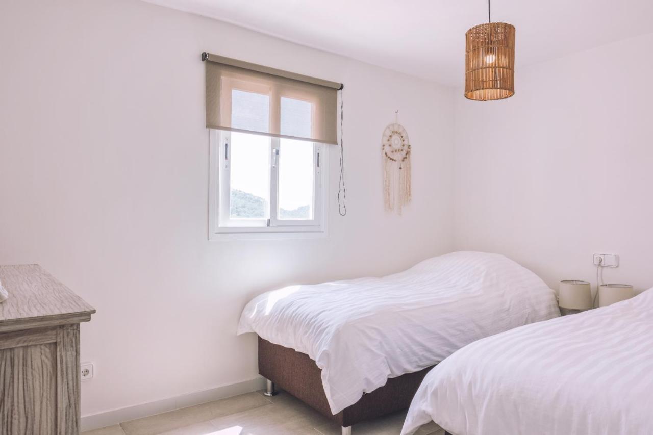 Apartamentos Catharina Maria Cala Llonga  Εξωτερικό φωτογραφία